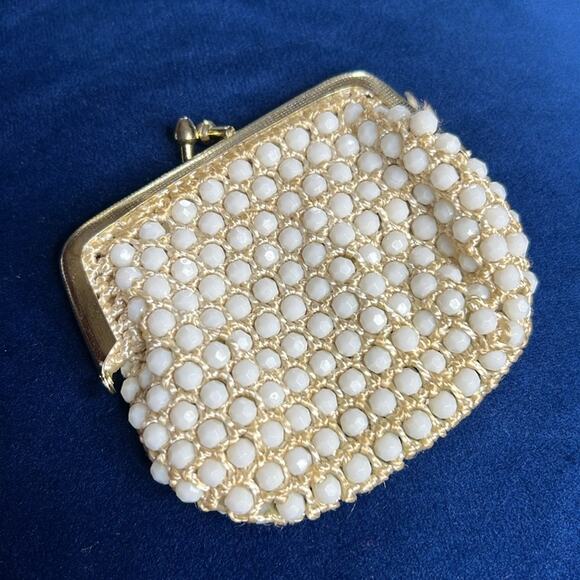 Vintage White Beaded Change Purse - Picture 2 of 6